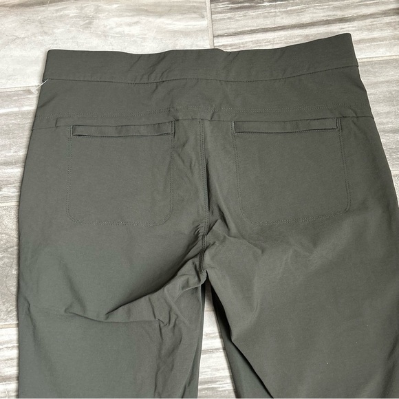 Athleta | Wander Utility Pants in Olive Green - Picture 5 of 8